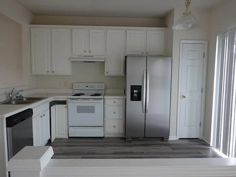 205 Whitney Oaks Ln — Photo 7
