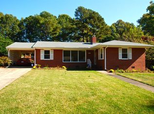 805 Ravenwood Dr, Raleigh, NC 27606