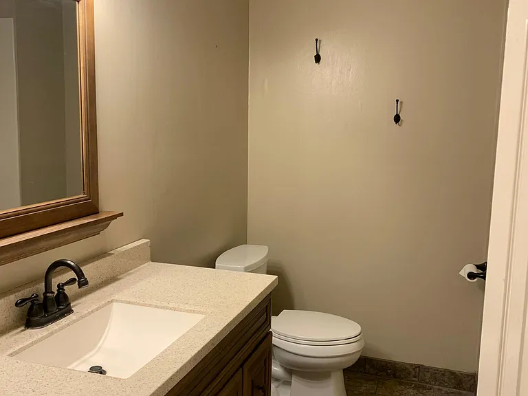 3438 S Clifton Ave — Photo 10