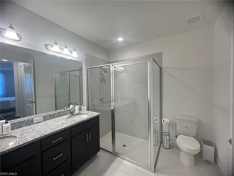 Master Bath - 1st floor