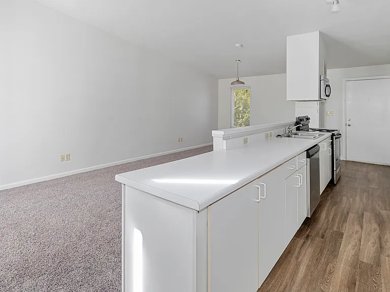 2745 Grinstead Dr #204 — Photo 8