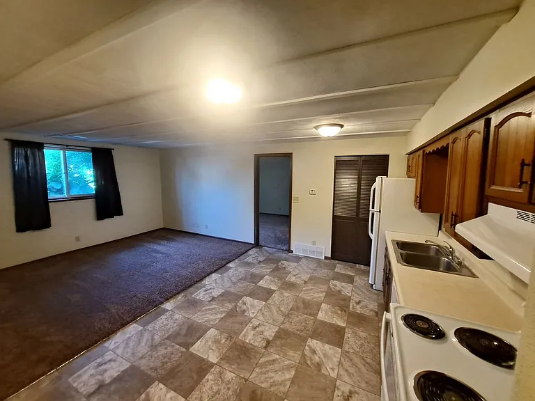 1445 W 16th St #2 — Photo 7