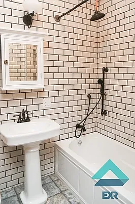 Rented by EXR | media 12