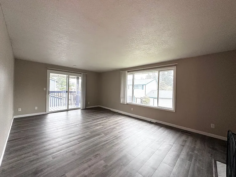6300 SW Fisher Ave — Photo 6