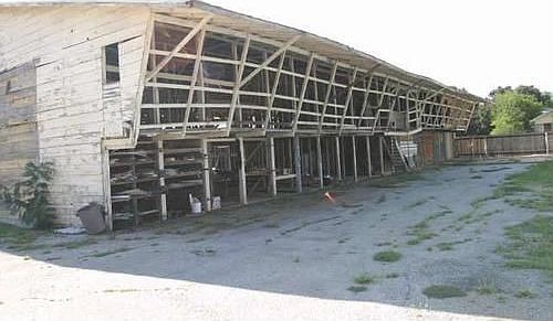 5th image of 715 W Main St