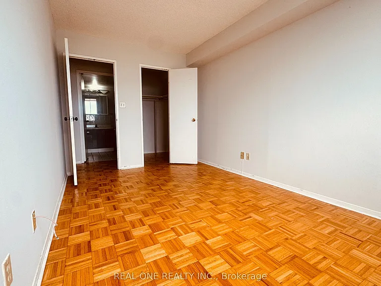 75 Bamburgh Cir #1723 — Photo 6