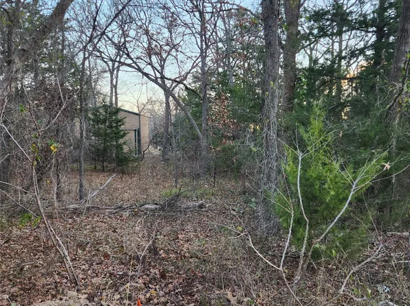 904 Hillburn Dr, West Tawakoni, TX 75474