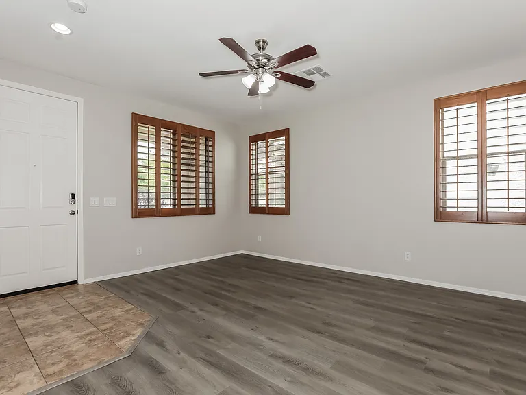 1648 E Joseph Way — Photo 6