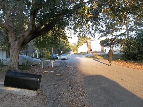 Exterior Neighborhood (street photo)