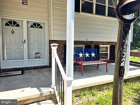3rd image of 752 Lincoln Ave