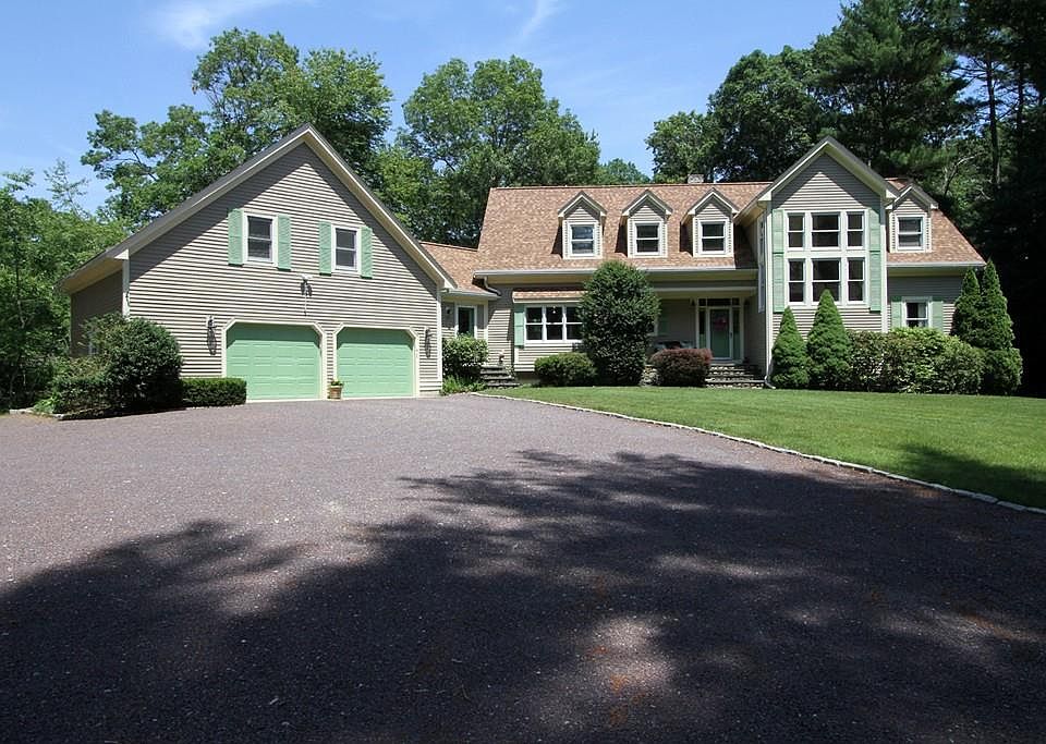 1st image of 1 Cranberry Ln