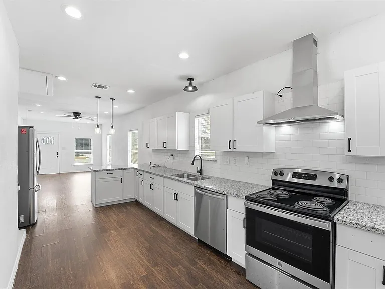 4217 Sterling St — Photo 10