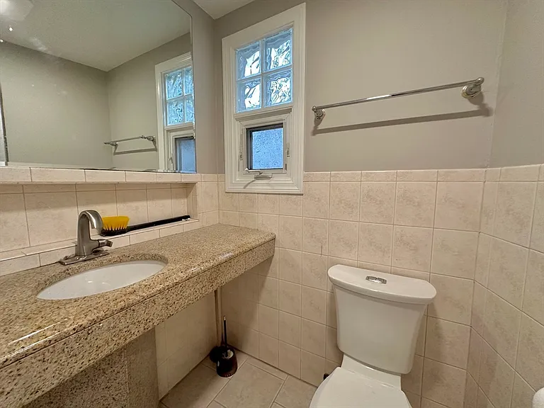 1146 Cambridge St #2 — Photo 6