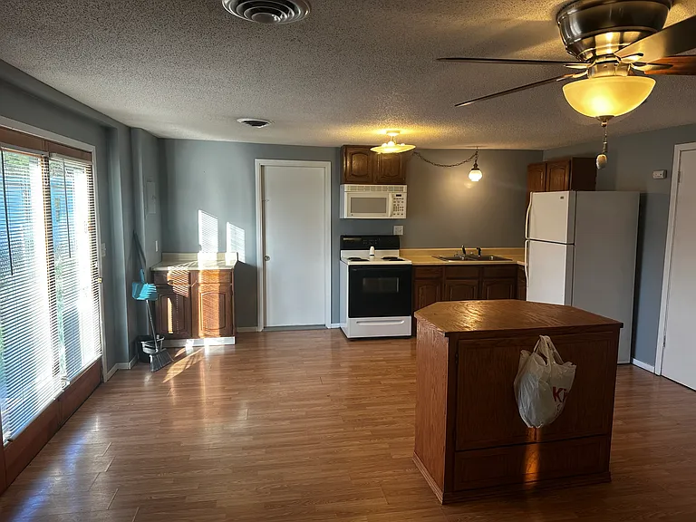 1512 Spring Bay Rd #1A — Photo 7
