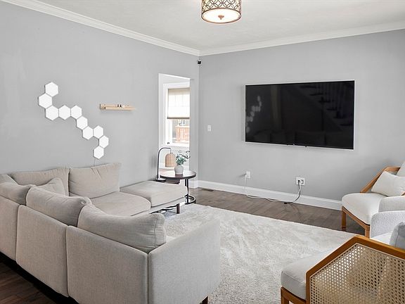 3rd image of 104 Center St #104