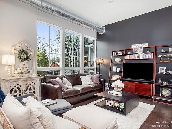 2nd image of 410 N 1st St #101