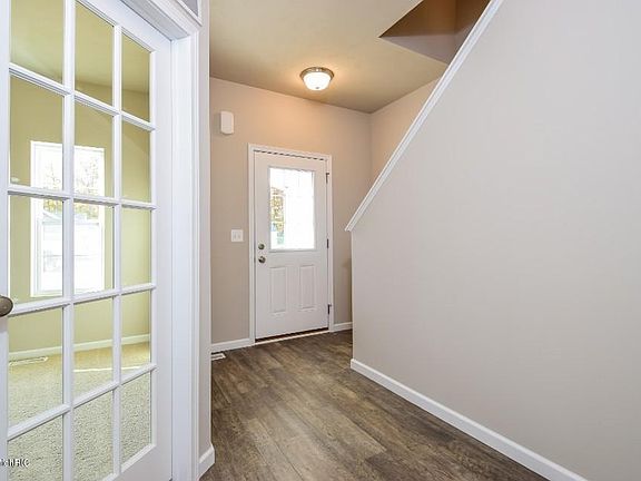 2nd image of 3203 Oakmont Dr