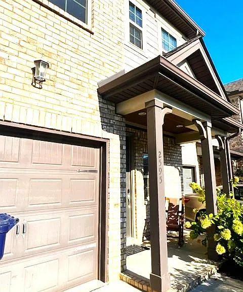 2595 Wellesley Square Dr — Photo 4