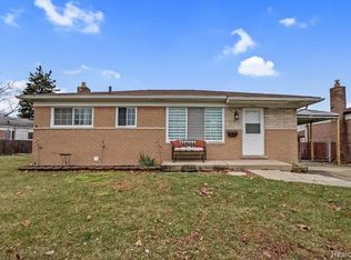 15921 Flanagan St, Roseville, MI 48066