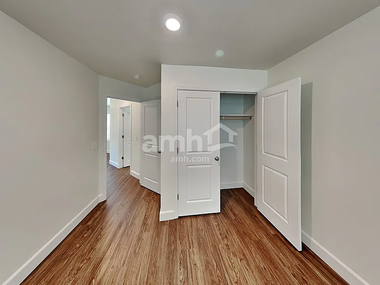 614 W Hackamore Ave — Photo 10
