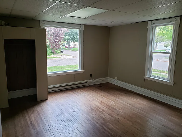 320 Augusta Ave SE #1 — Photo 6
