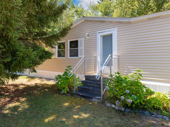 90 Poplar Park Drive, Wells, ME 04090