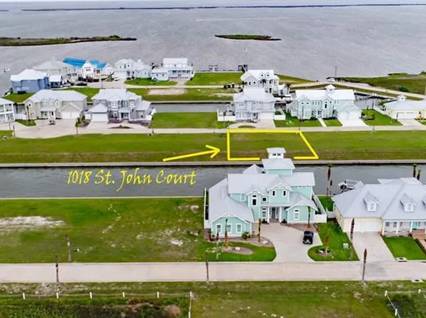 1018 Saint John Ct, Rockport, TX 78382