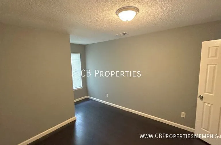 5864 Ashridge Pl — Photo 5