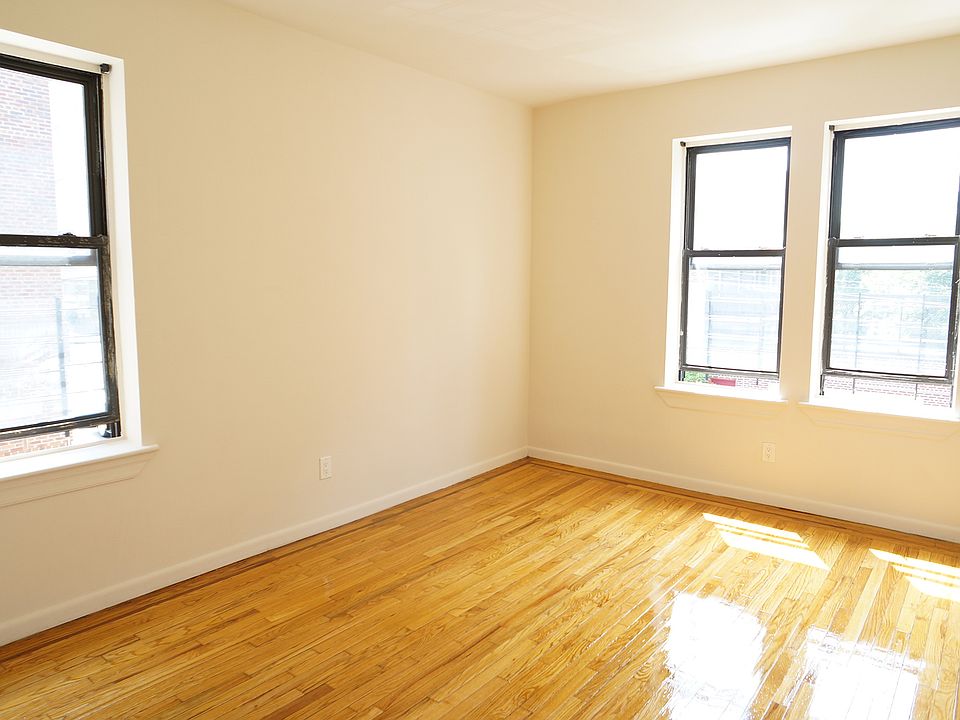 2nd image of 3204 Holland Ave APT 1D