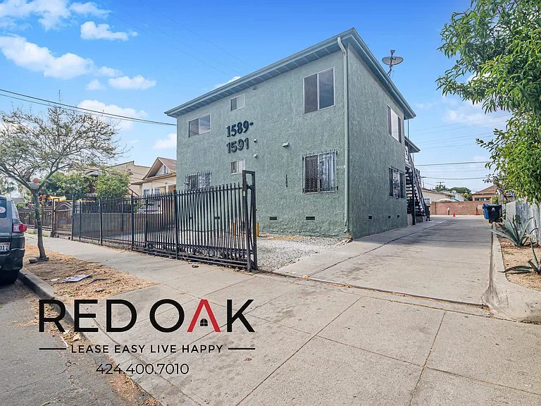 1589 E 47th St #3 — Photo 13