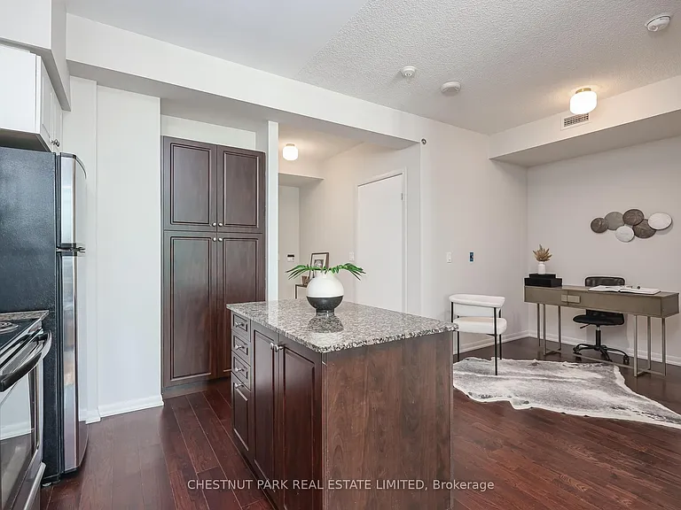 215 Fort York Blvd #808 — Photo 4