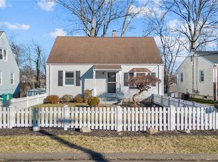 21 Honor Rd, West Haven, CT 06516