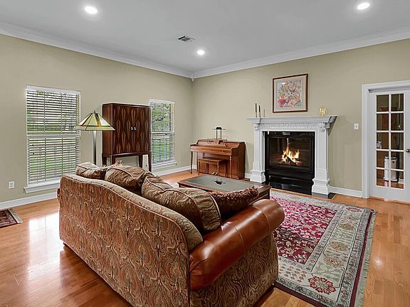 4th image of 3111 Rockbridge Rd