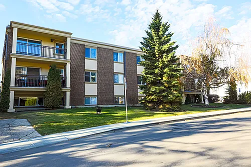 12507 Stony Plain Rd NW Photo 1