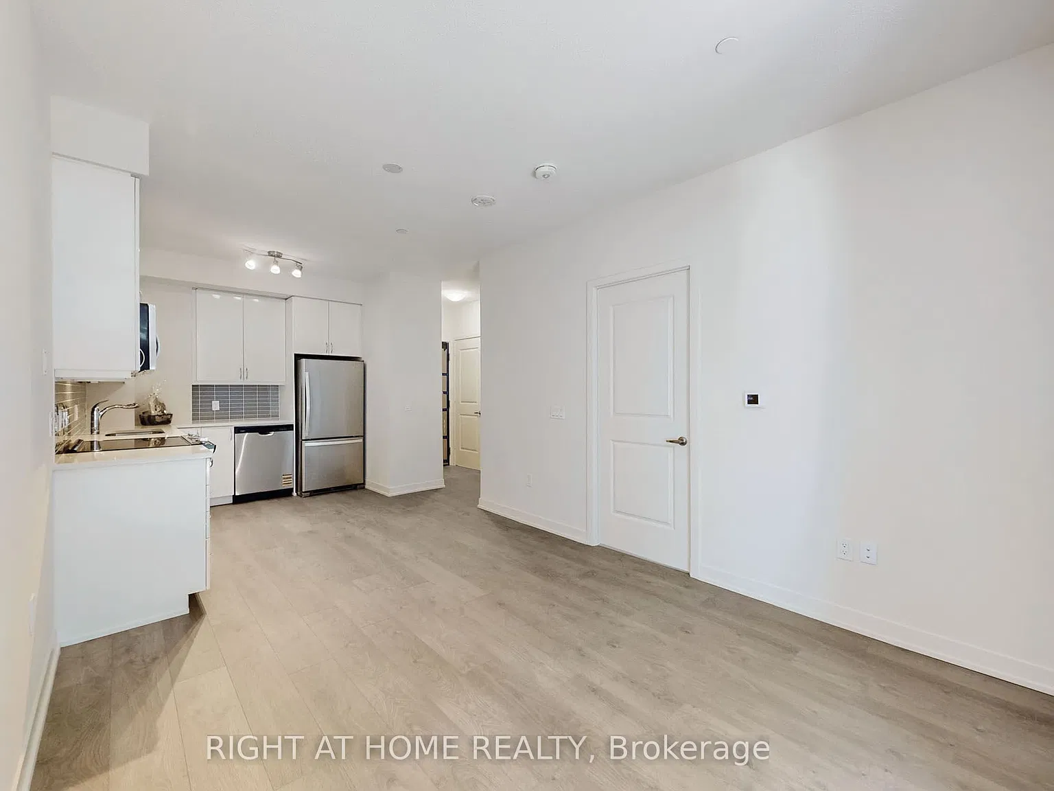 1 bed, $2,295 — Photo 3