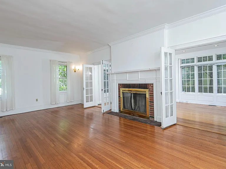 254 Jefferson Rd — Photo 8