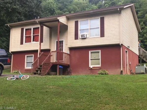 221 Riverside Dr, North Wilkesboro, NC 28659