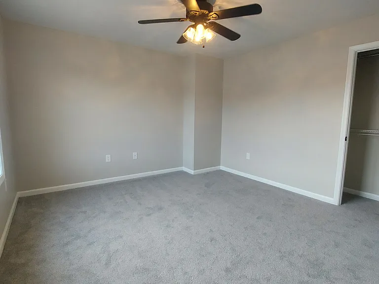 102 Kadies Ln — Photo 5