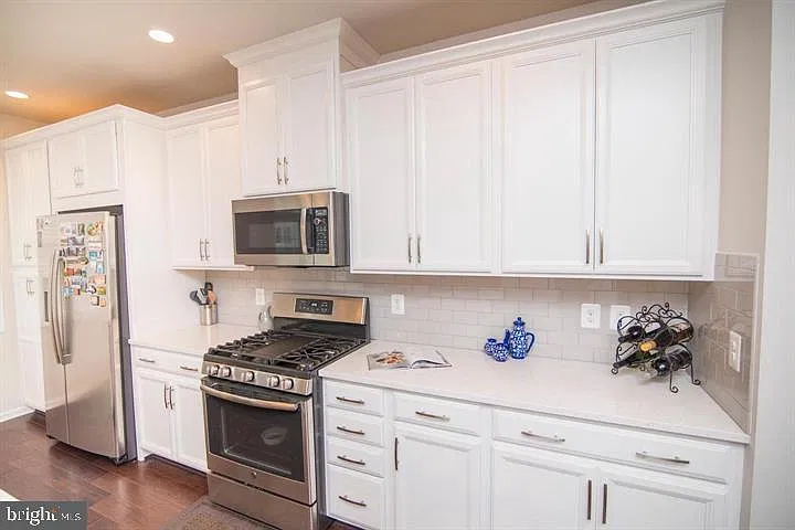 4 bed, 3.5 bath, 2164 sqft, $3,350 — Photo 3