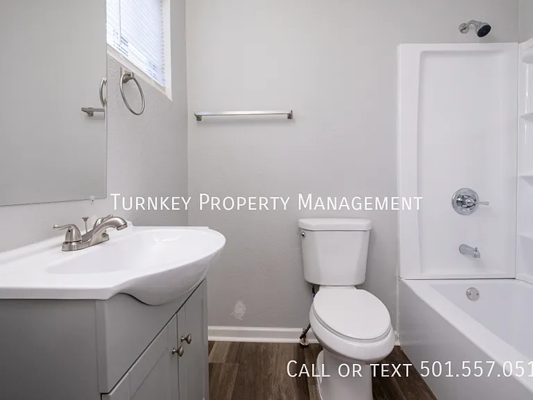 1626 Brown St #B — Photo 9
