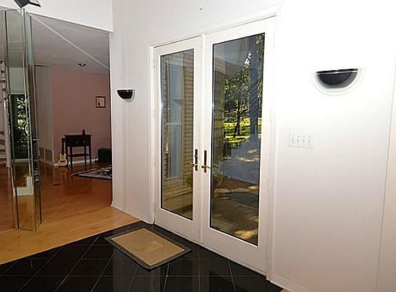 5th image of 1016 Remington Ct