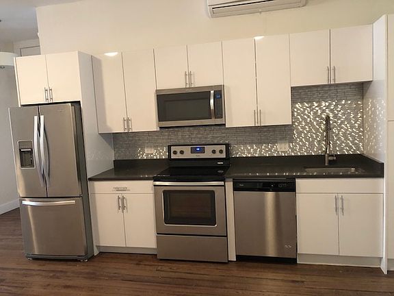 2nd image of 124 Chambers St #3