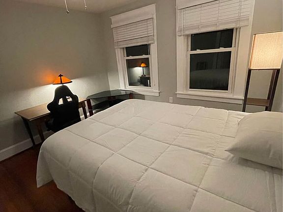 2nd image of 207 W 31st St