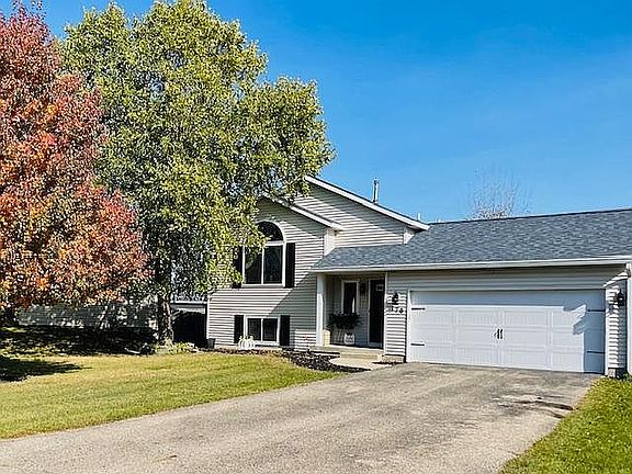 3rd image of 170 Waxwing Ct NE