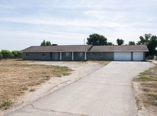 2516 S Fruit Ave, Fresno, CA 93706