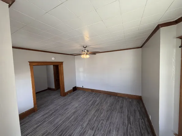 601 E 2nd Ave #2, Mitchell, SD 57301