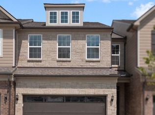 102 Addison Cir, Commerce Township, MI 48390