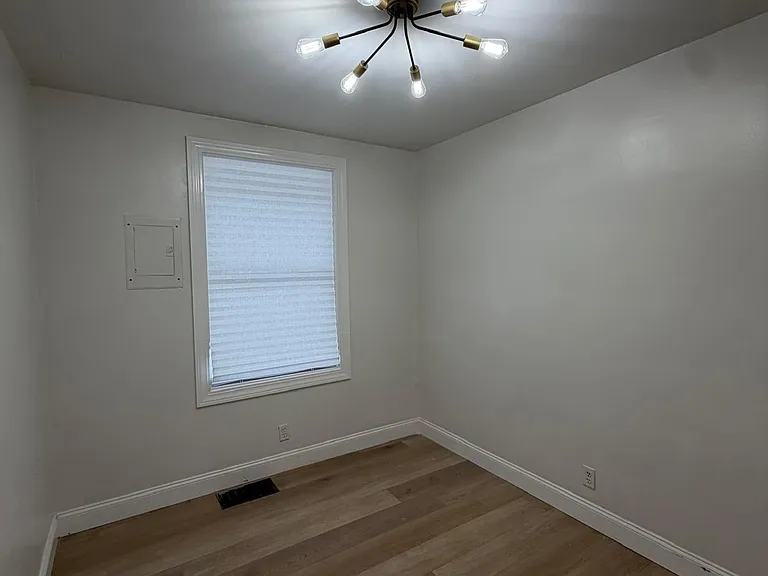 213 Sumner Ave #2 — Photo 8