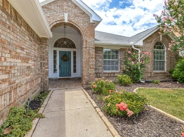 8428 High Brush Dr, Dallas, TX 75249