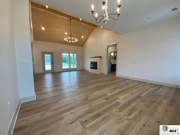 3rd image of 428 Caldwell Rd